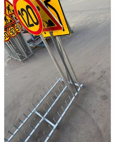 Trafikkskiltstativ 1 x 3m for 49 rørarmer