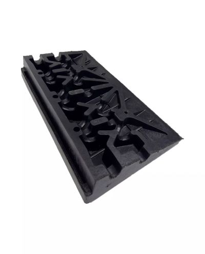 Kantsteinrampe med reflektorer, midtstykke 60*30*10 cm