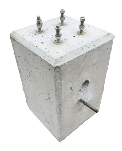 Betongbase for pullert
